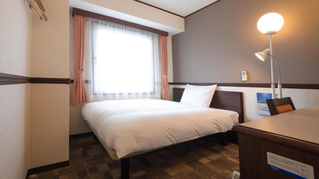 Toyoko Inn Shin-Osaka Chuo-Guchi Honkan Экстерьер фото