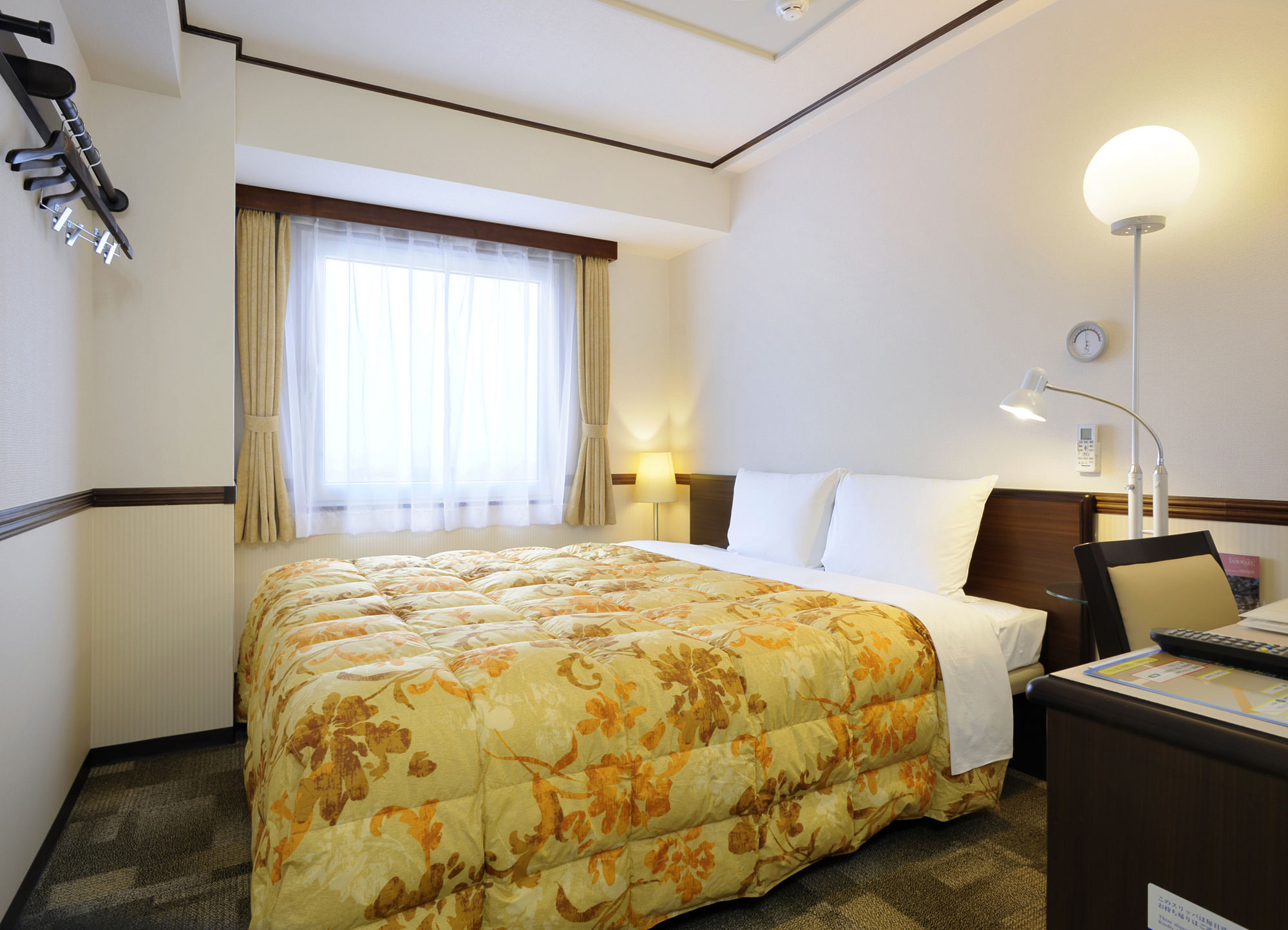 Toyoko Inn Shin-Osaka Chuo-Guchi Honkan Экстерьер фото